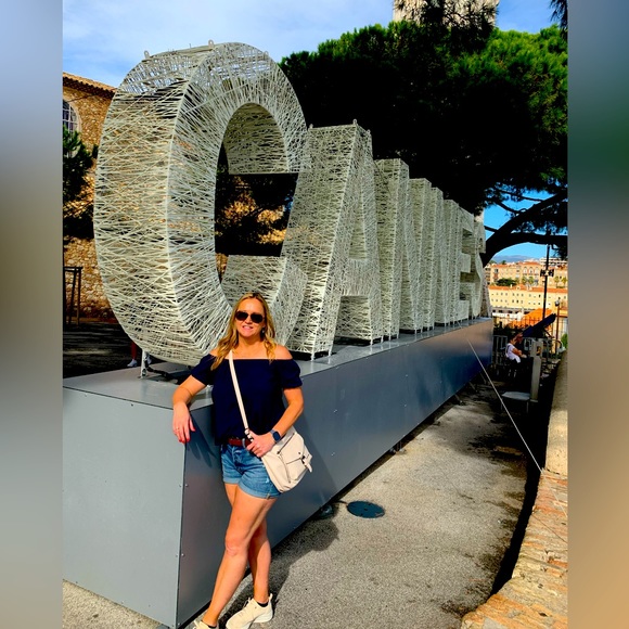 Meet your Posher, Jan - Picture 1 of 12